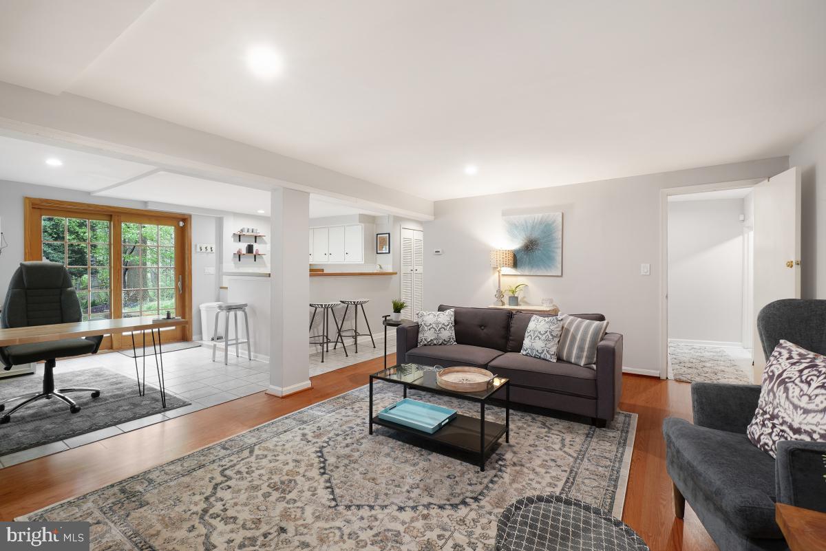 SHARON WOODS - Residential