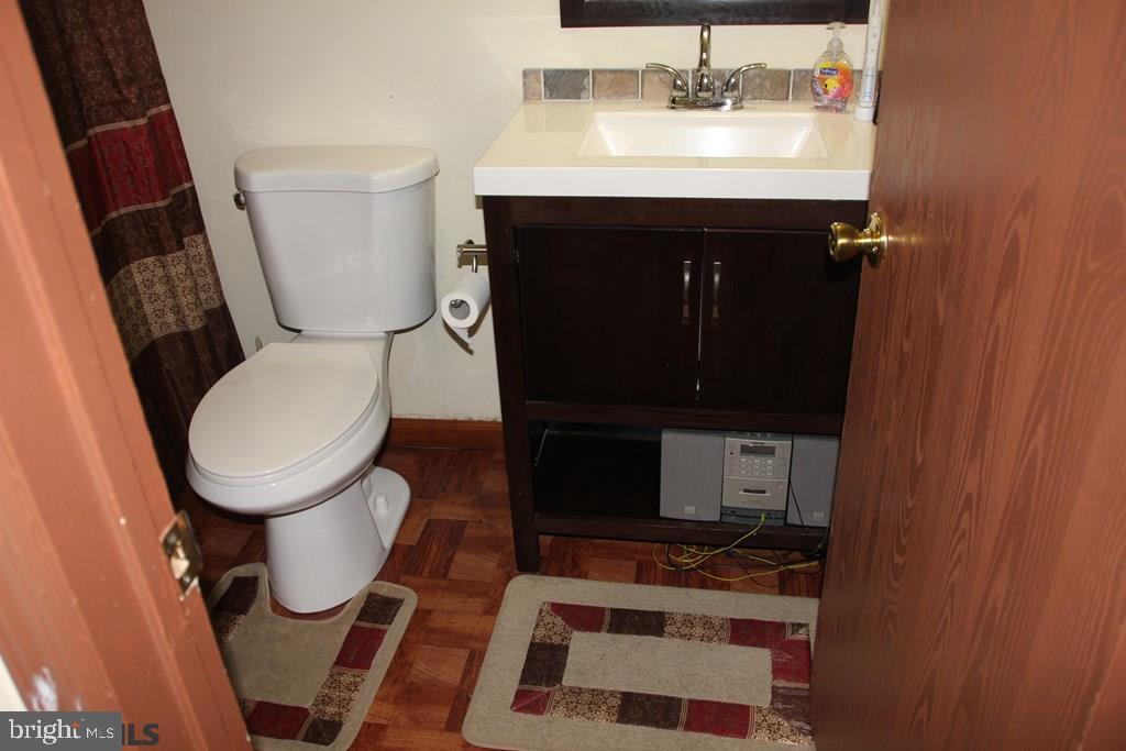 PHEASANT RUN - Commercial Sale