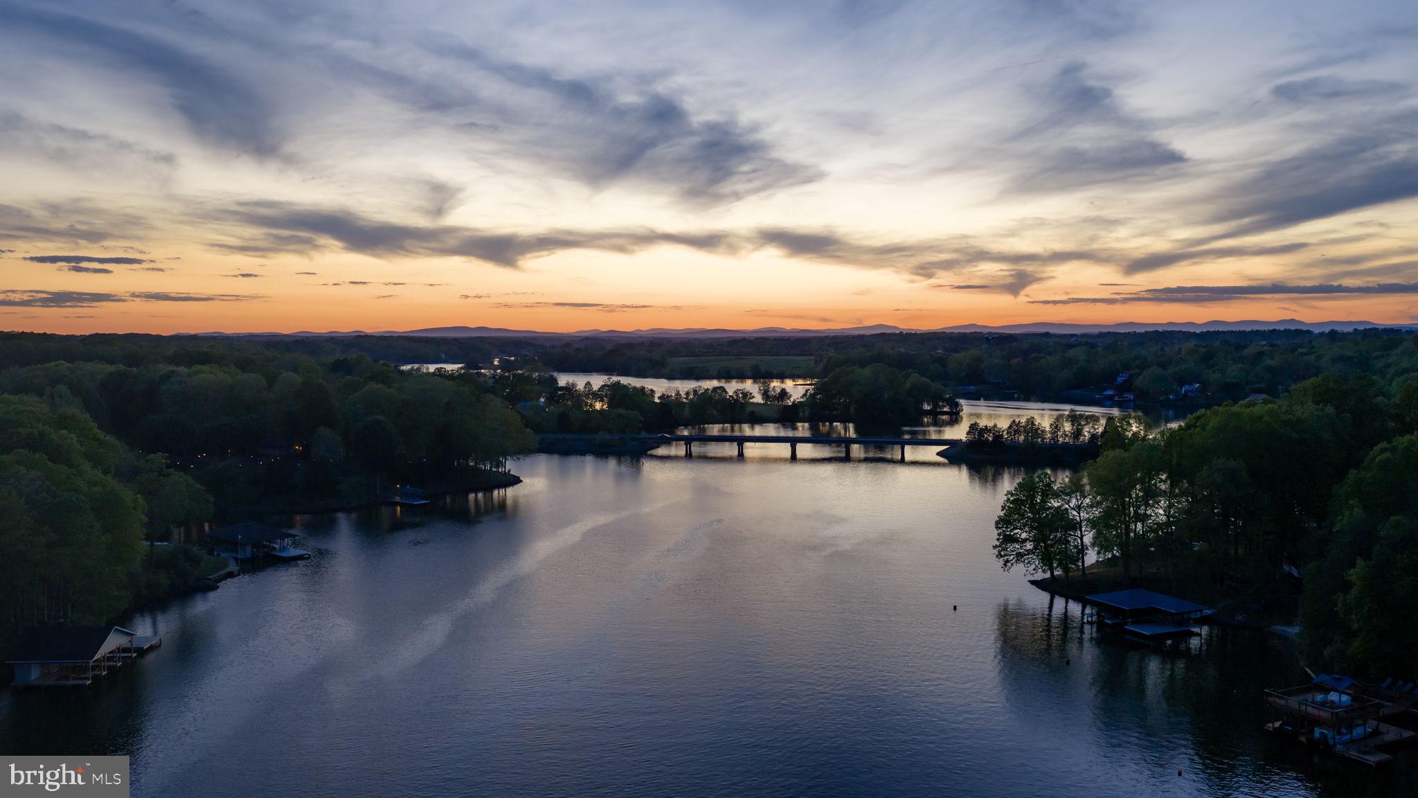 WYNDEMERE - Residential