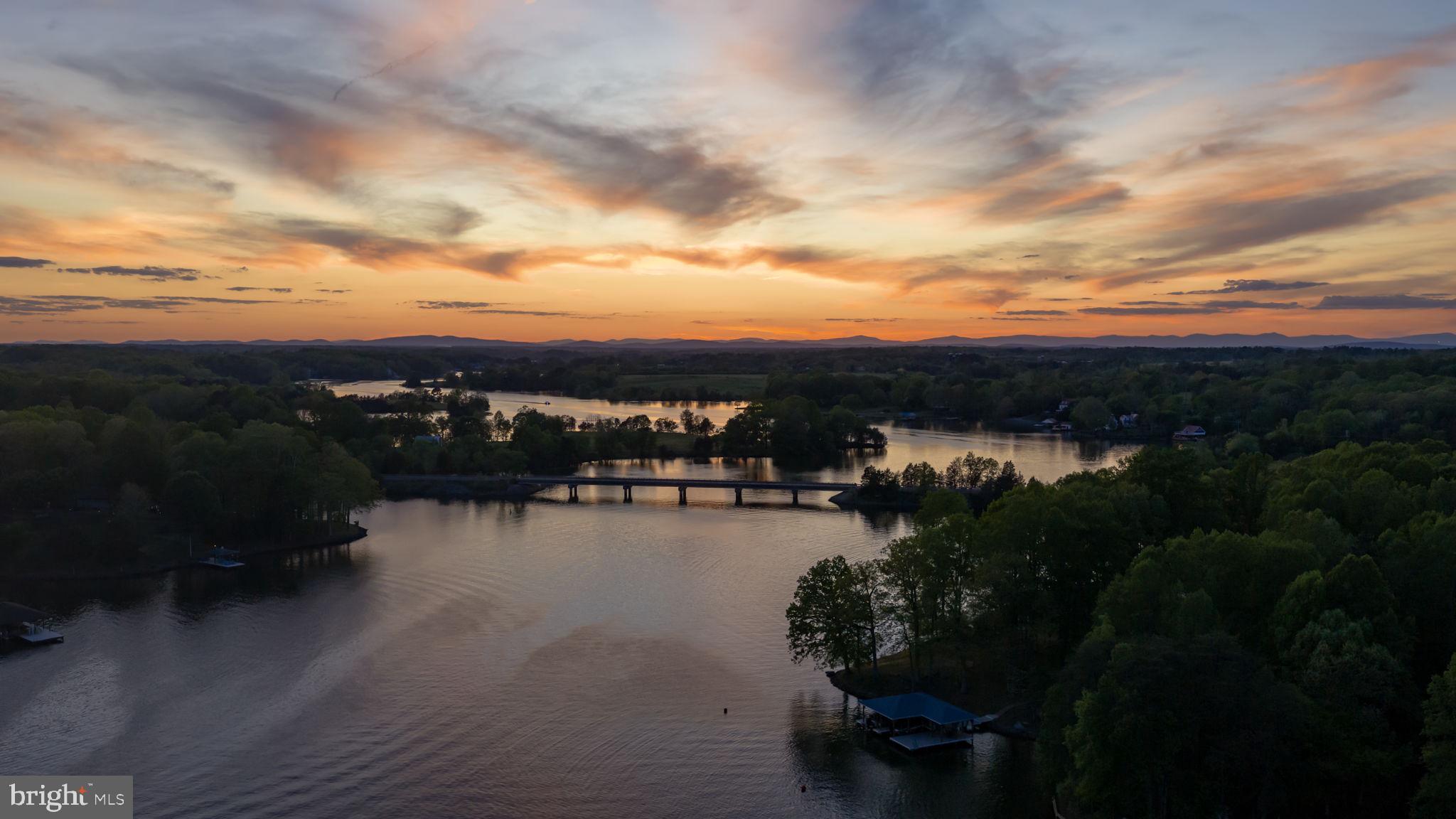 WYNDEMERE - Residential