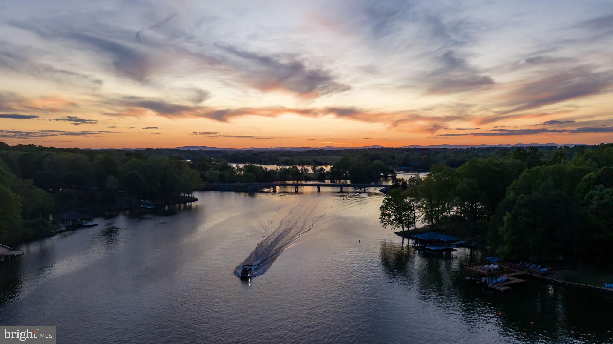 WYNDEMERE - Residential