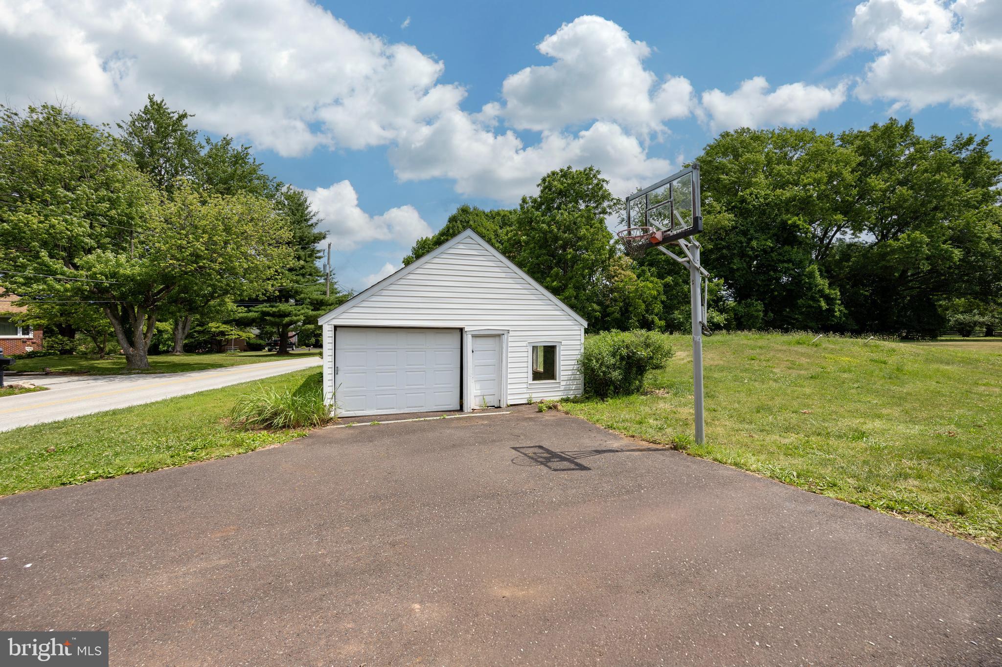 355 E LINFIELD TRAPPE ROAD