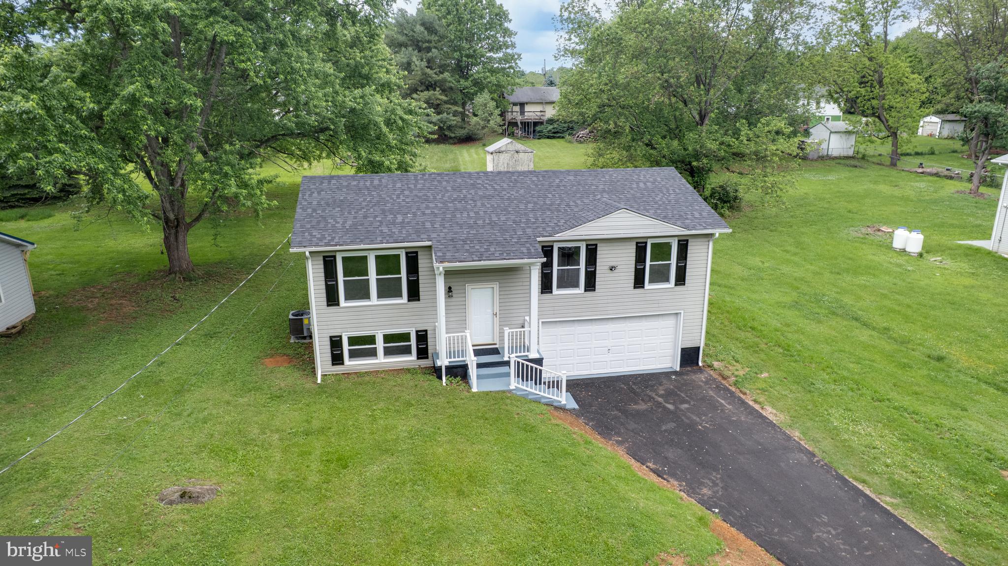 133 MEADOWLARK LANE