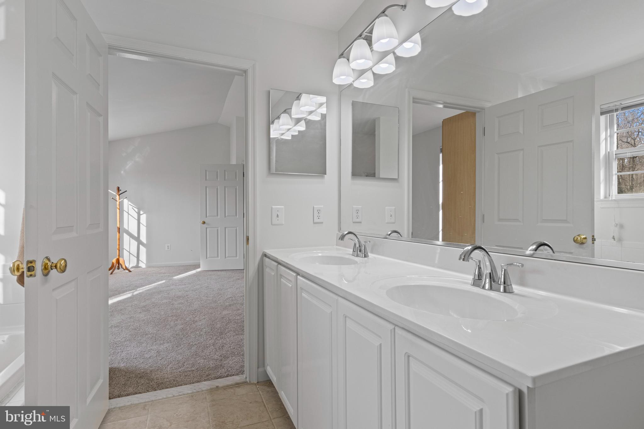 LOCKSLEY GLEN - Residential