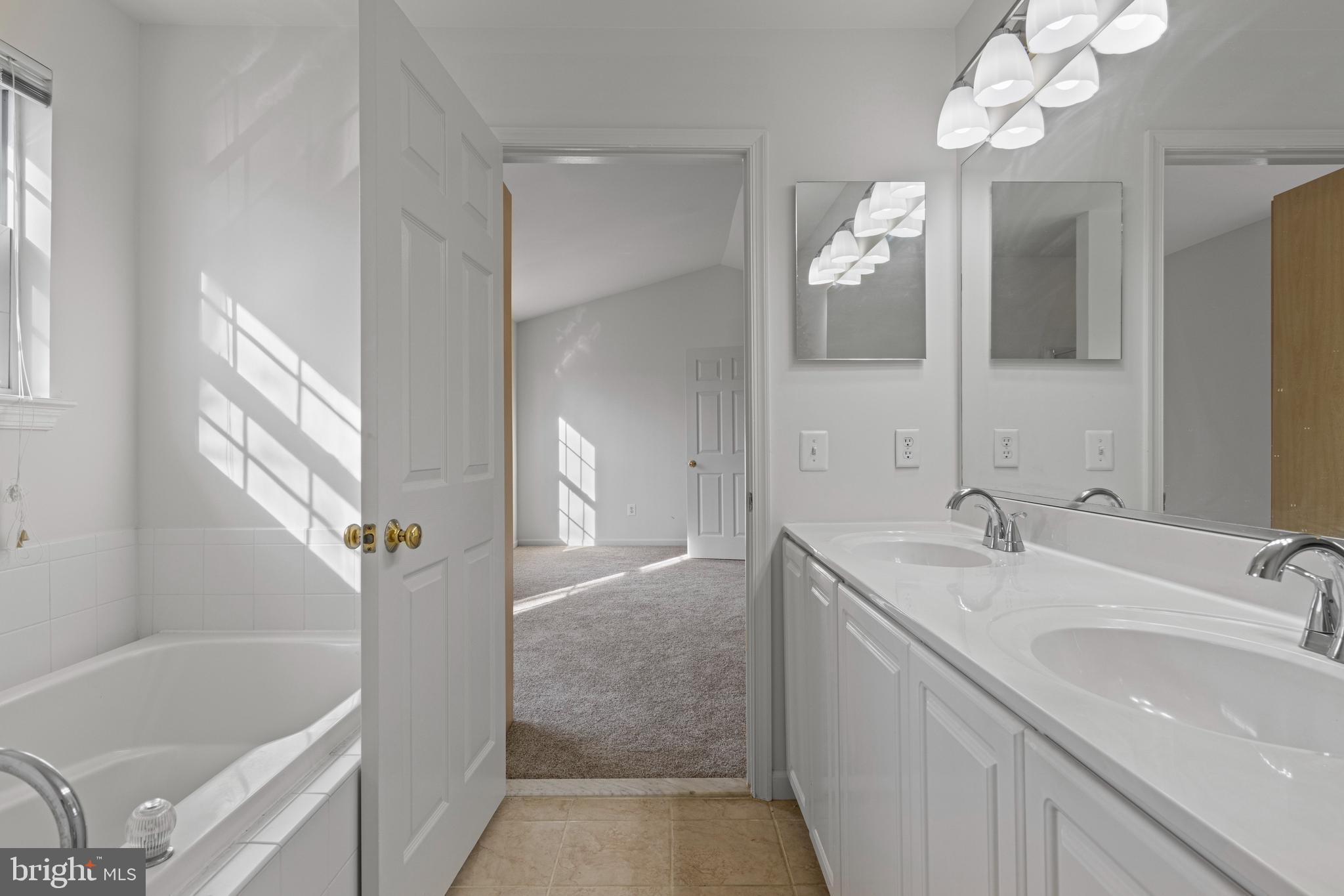 LOCKSLEY GLEN - Residential