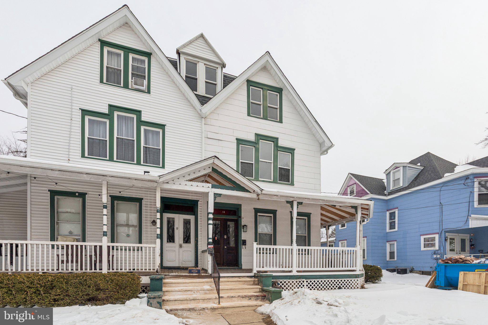 11 LEXINGTON AVENUE B