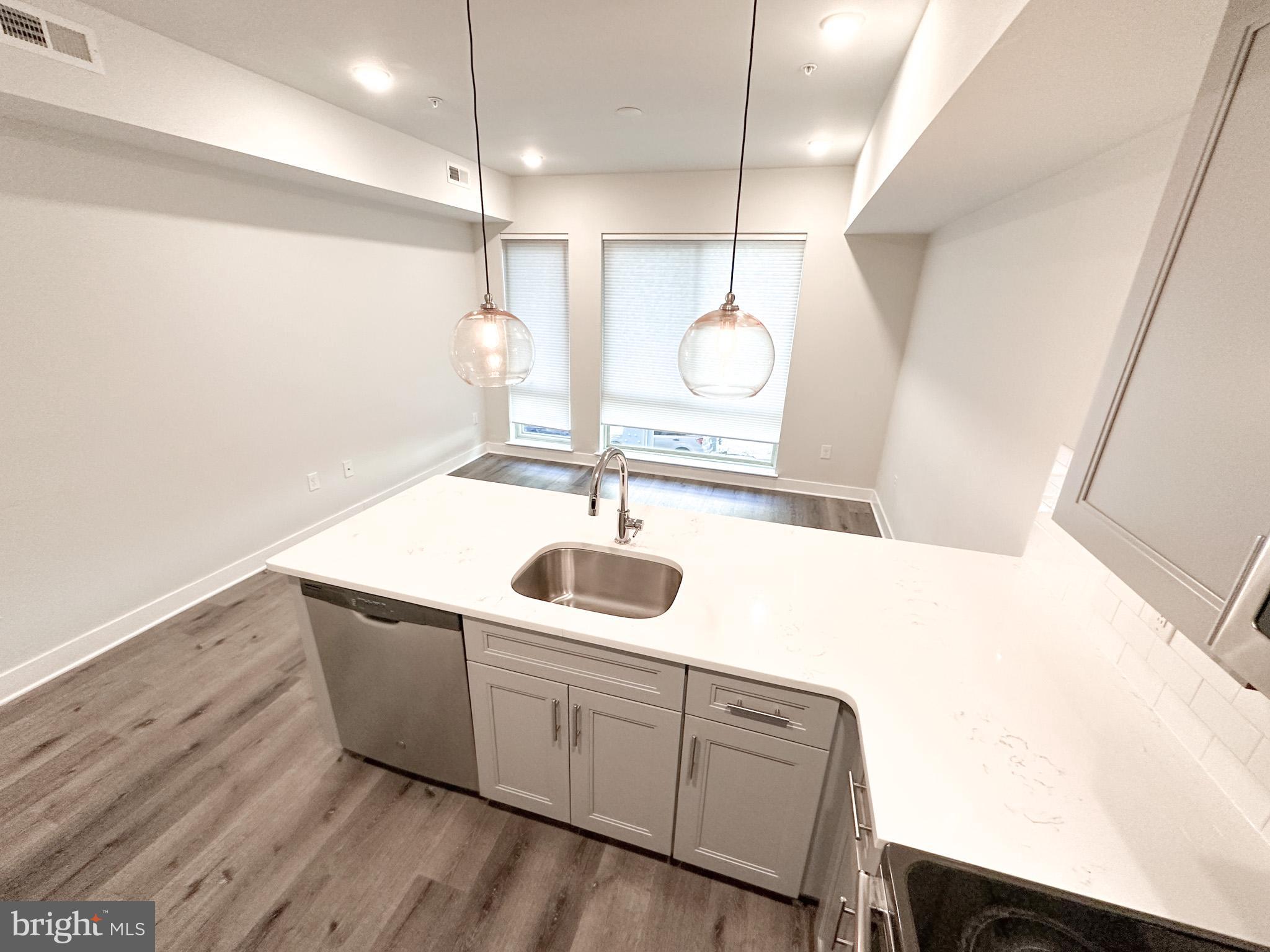 EAST KENSINGTON - Residential Lease