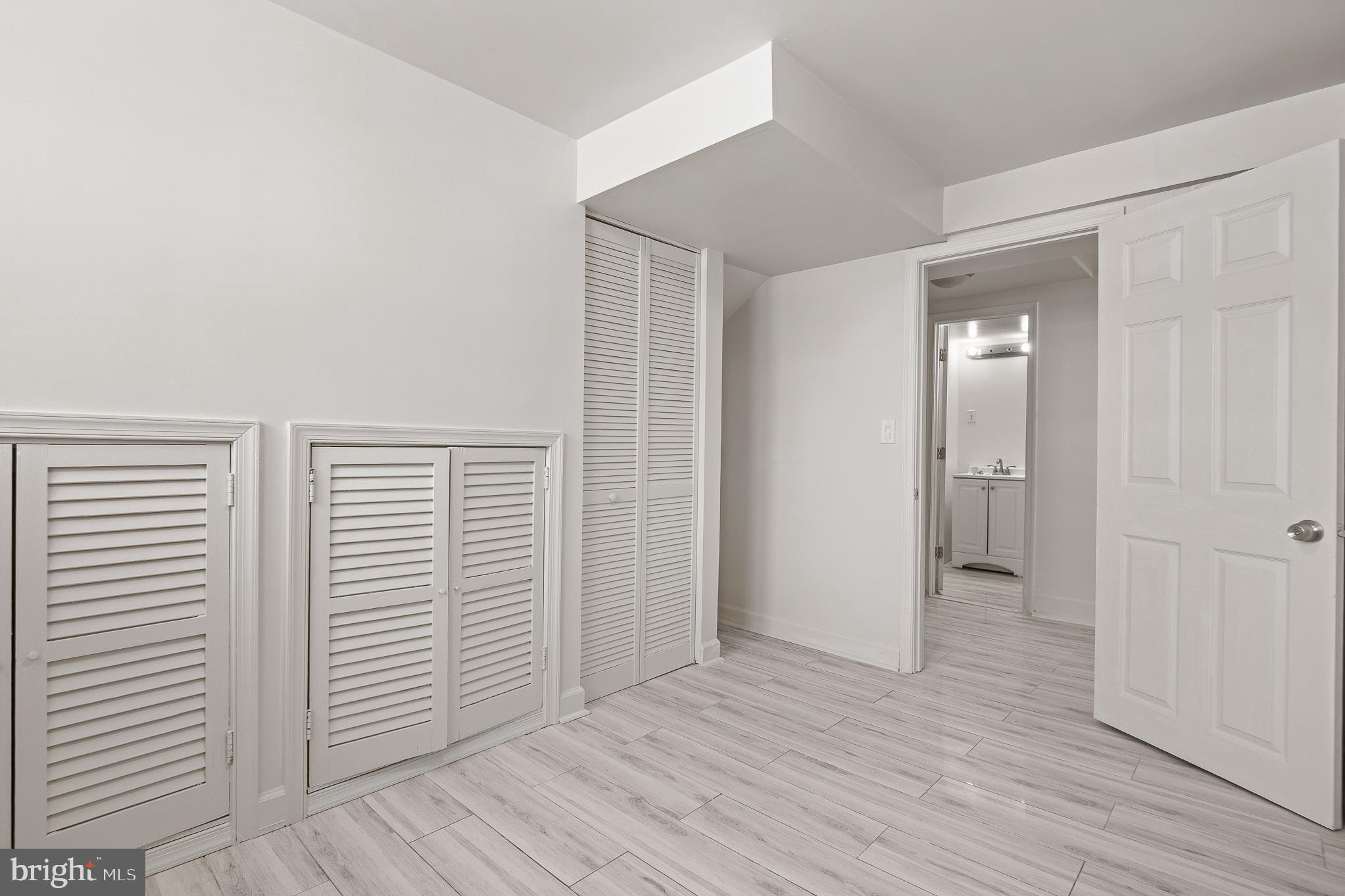 ROYALE GARDENS - Residential