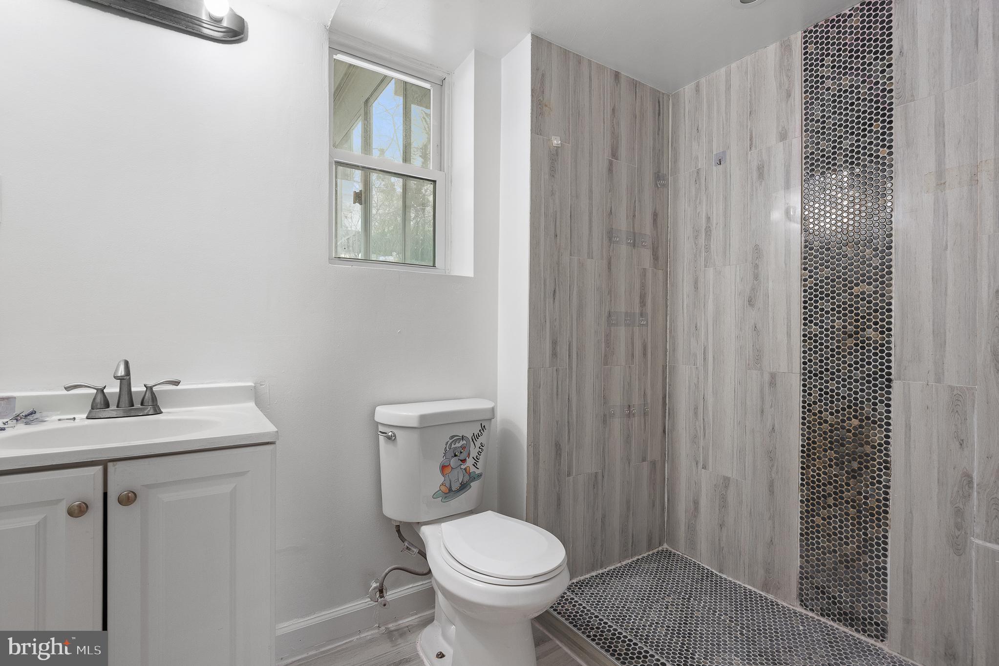 ROYALE GARDENS - Residential