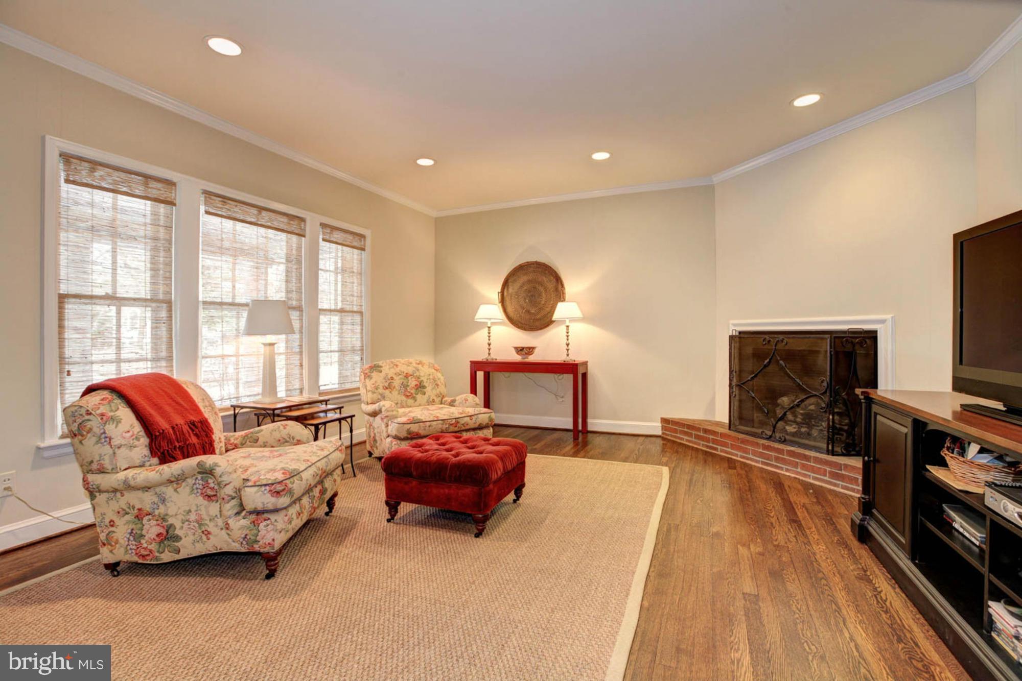 CHEVY CHASE - Residential