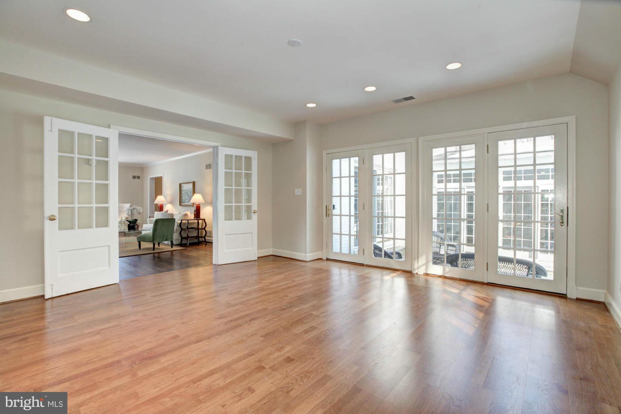 CHEVY CHASE - Residential