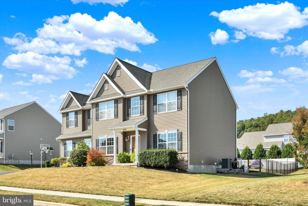 Photo of 313 Lamp Post Lane, ETTERS, PA 17319 (MLS # PAYK2091524)