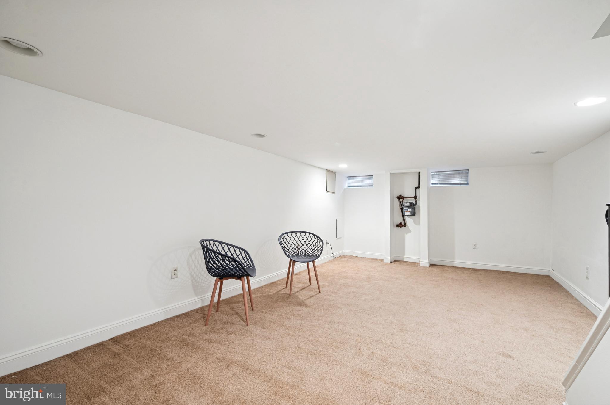 DICKINSON NARROWS - Residential