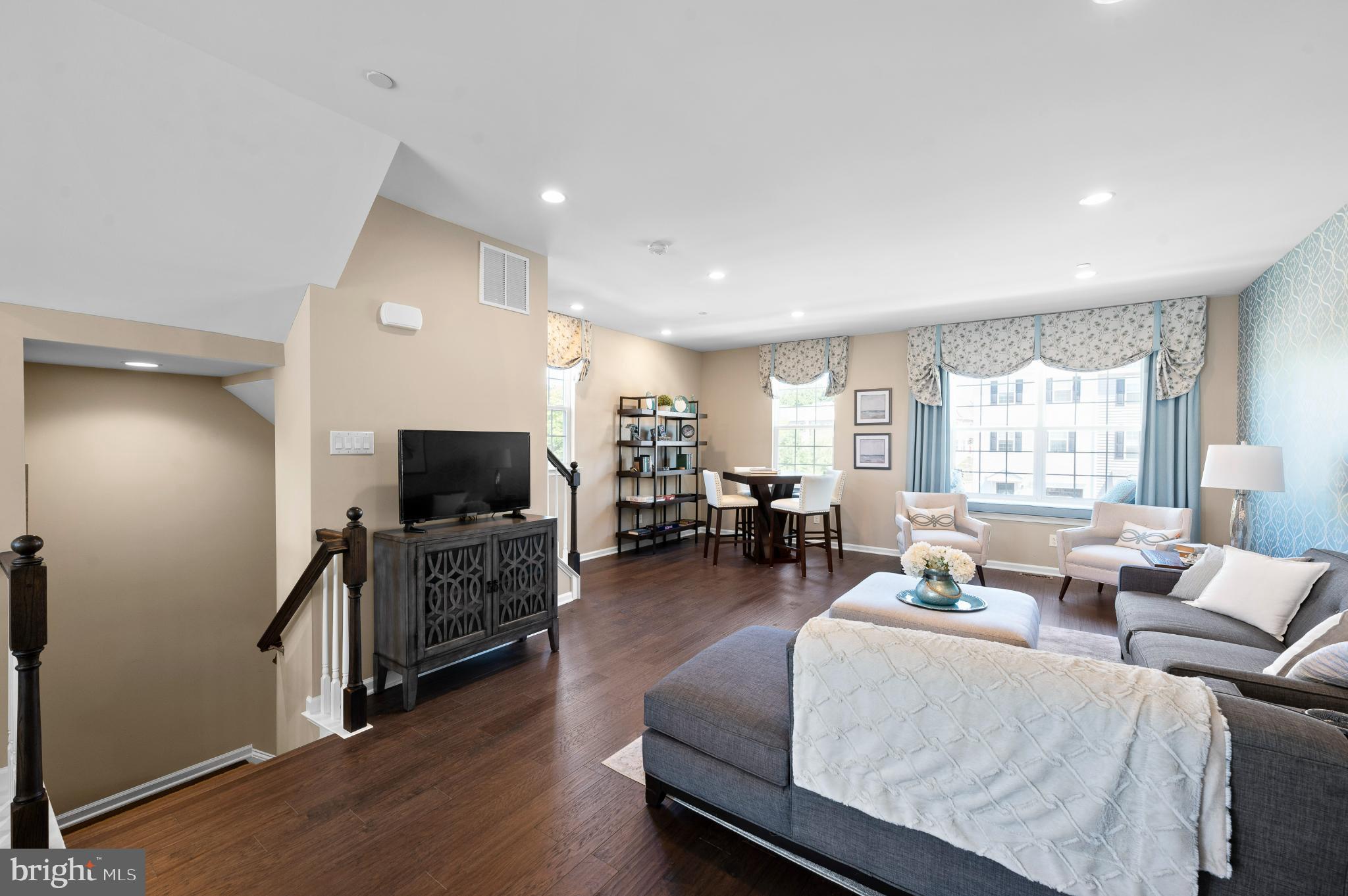 304 EAST SAWYER COURT