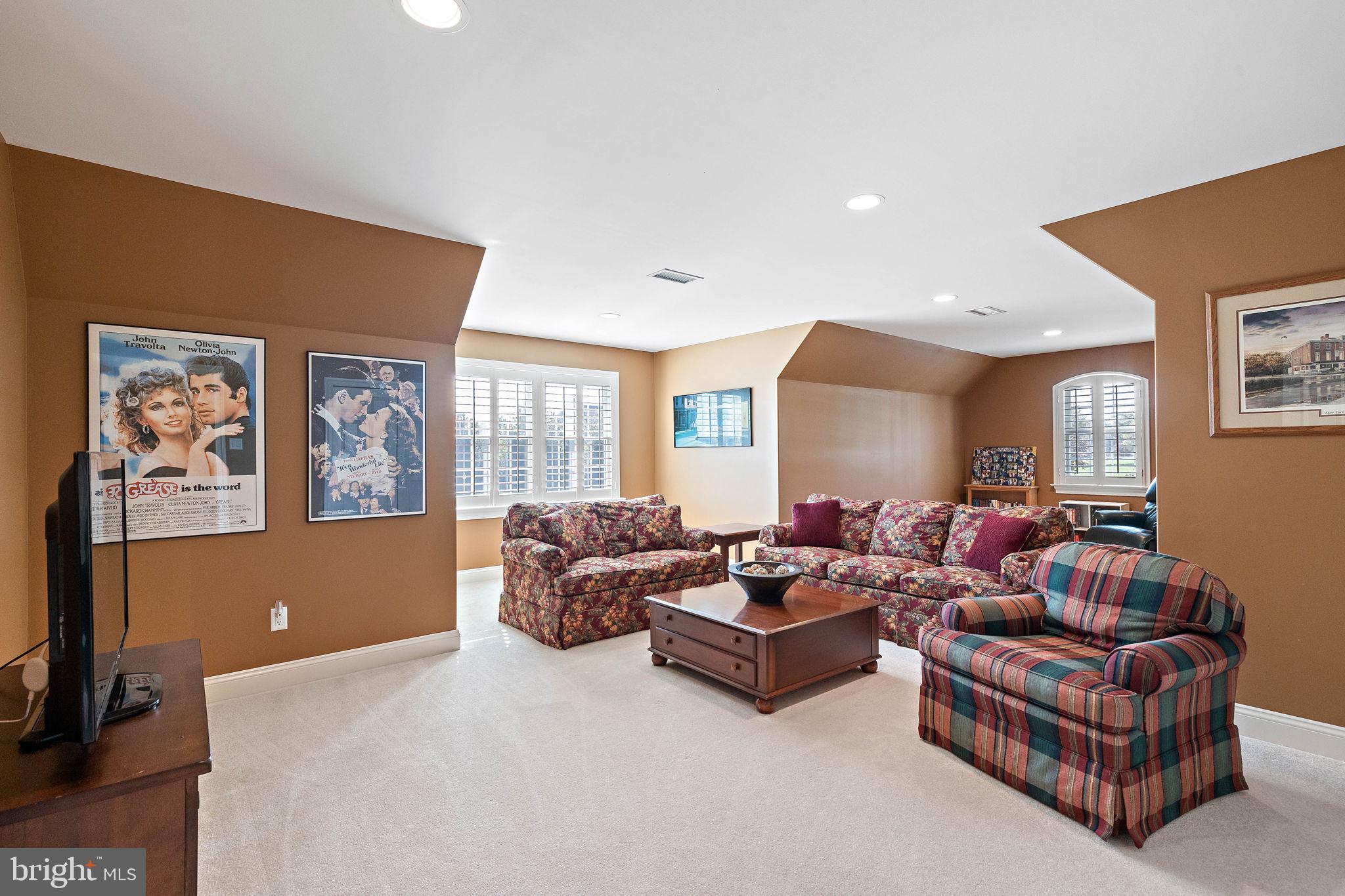 NEWLIN GREENE - Residential