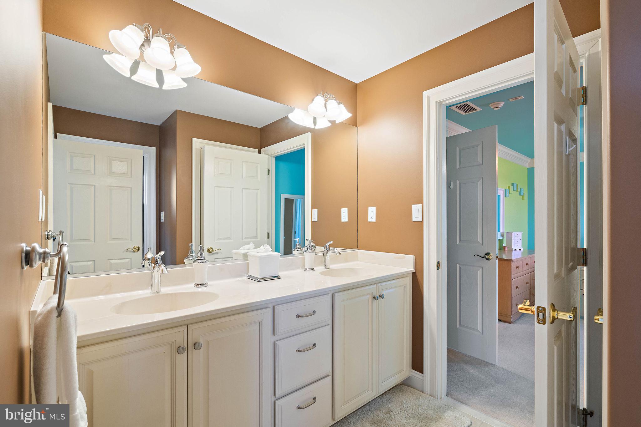 NEWLIN GREENE - Residential