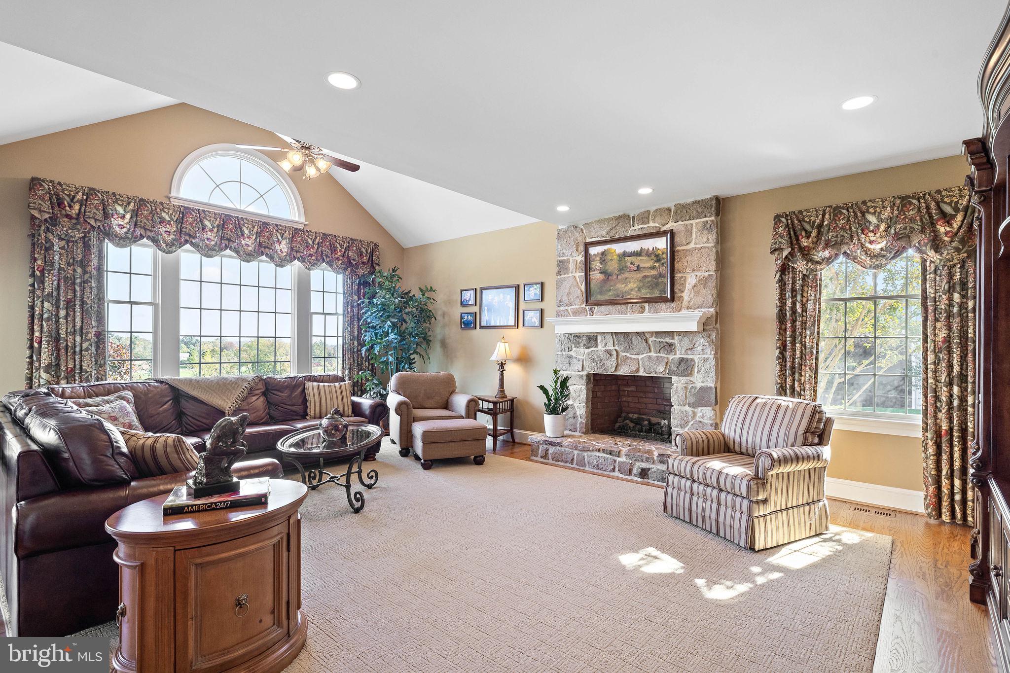 NEWLIN GREENE - Residential