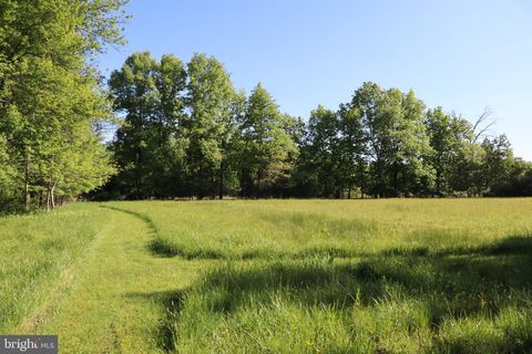 1583 CHESTNUT RIDGE ROAD UPPER BLACK EDDY PA 18972