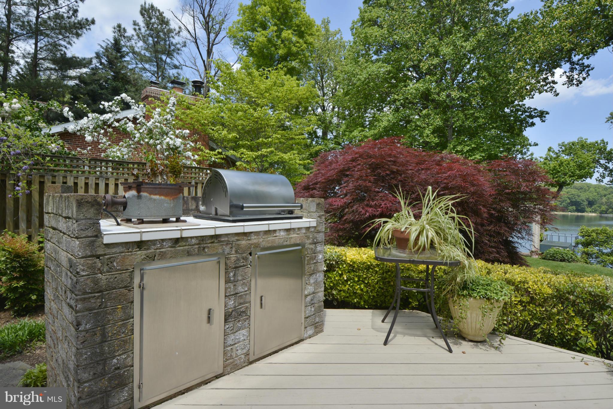 PALISADES PARK - Residential