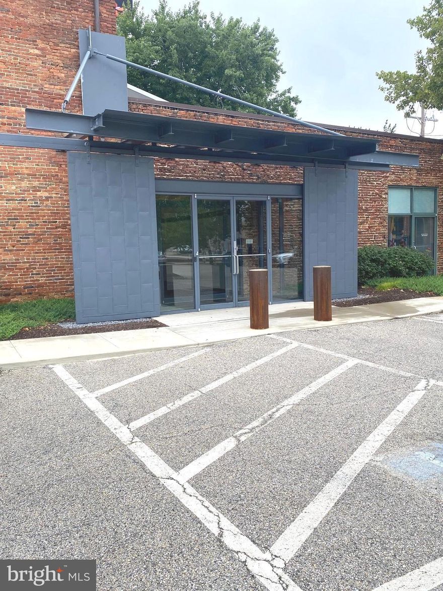 Check out this Great Below Market Rate Space in a well located Secure Building! All sorts of possibilities for your business. Great short term space if you need to transition for a few years? Great Location for Commuting, Conference Space, Team Training and more! Versatile Finished Space that will fit all kinds of needs with minimal investment. Move in Ready! Lots of Easy Access Parking with Dedicated Lot - Plus on Street Parking as well. Call for additional details.