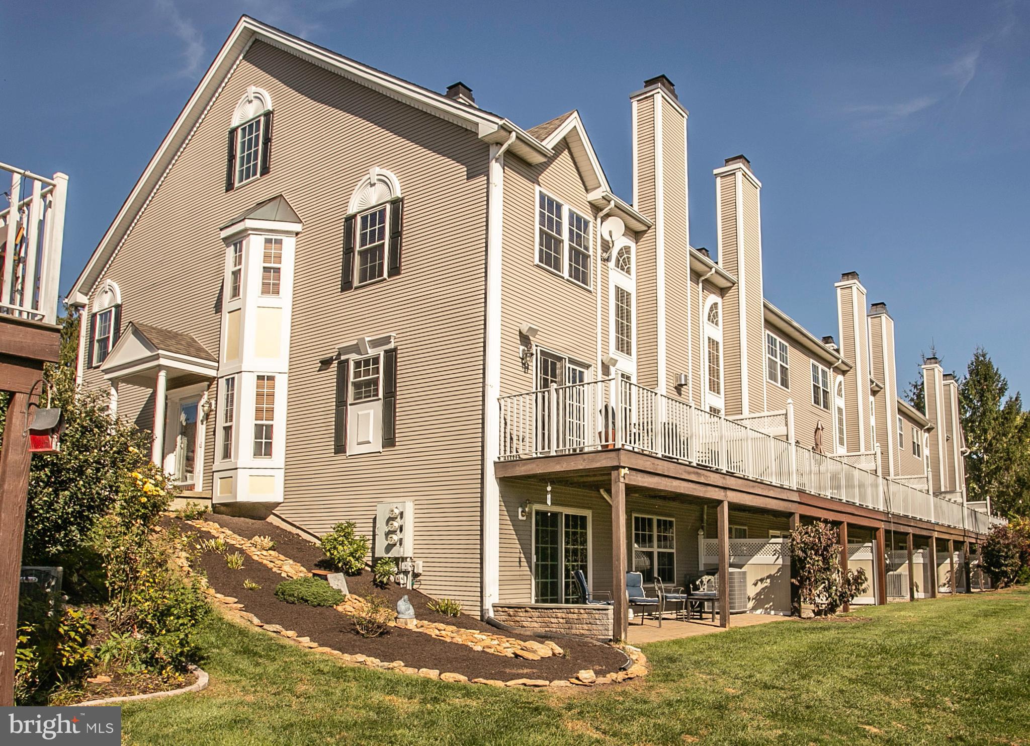 REBEL HILL - Residential