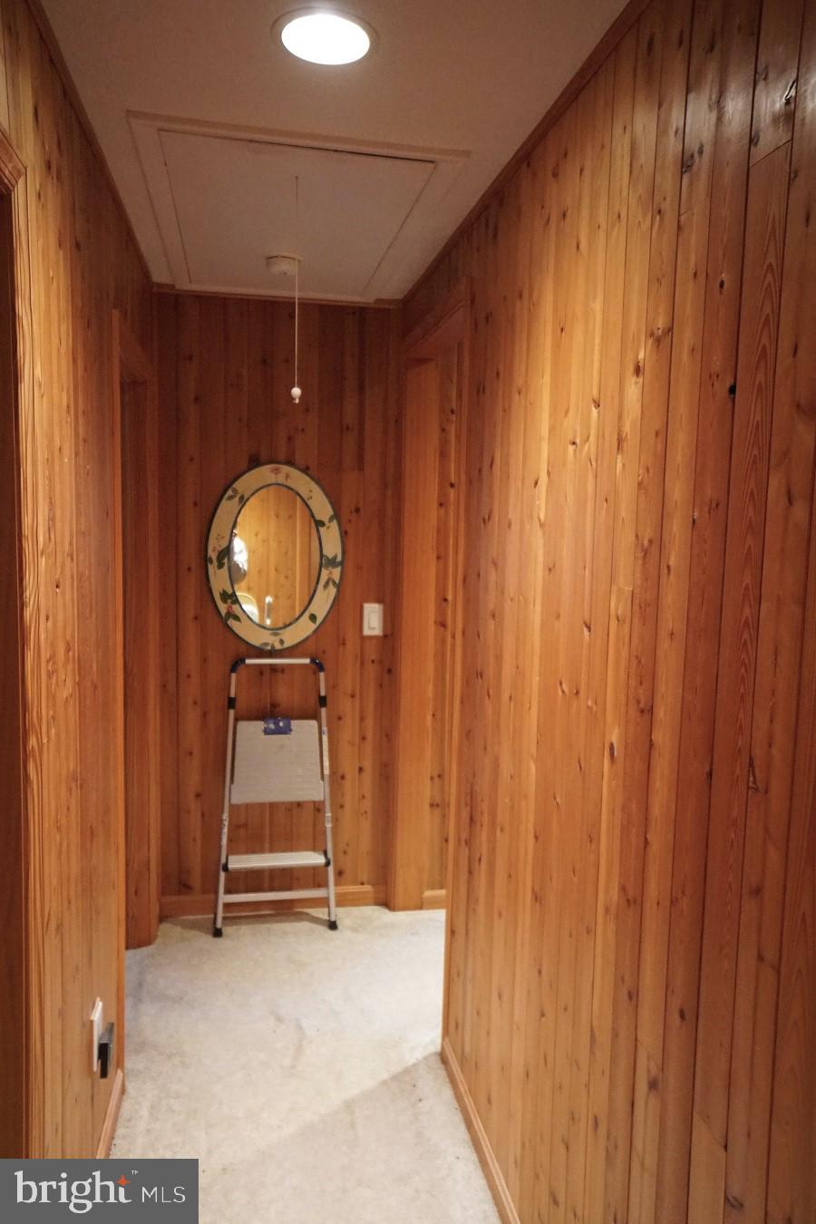 SHERWOOD FOREST/THORNY MEADOWS - Residential