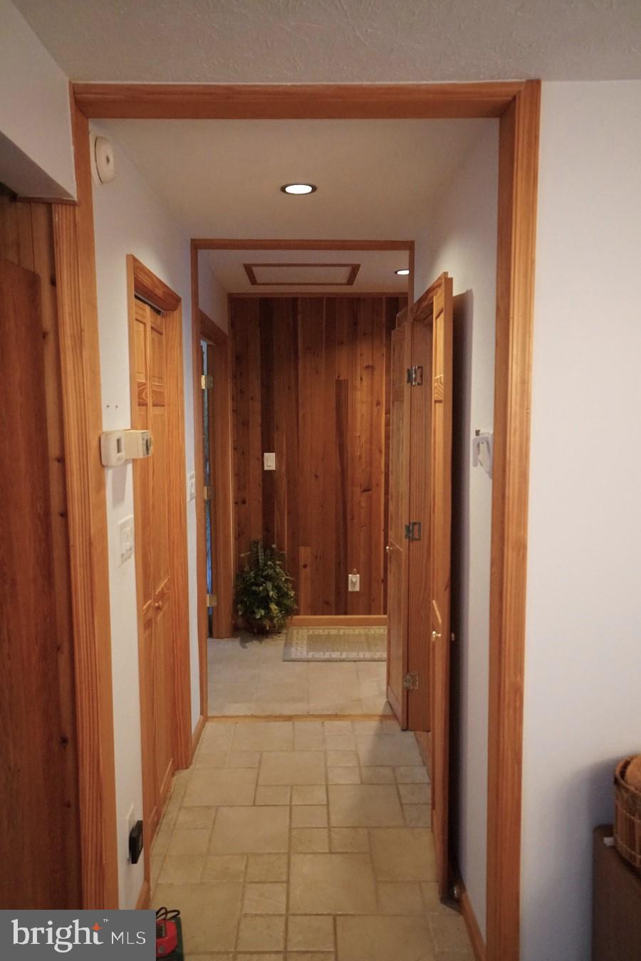 SHERWOOD FOREST/THORNY MEADOWS - Residential