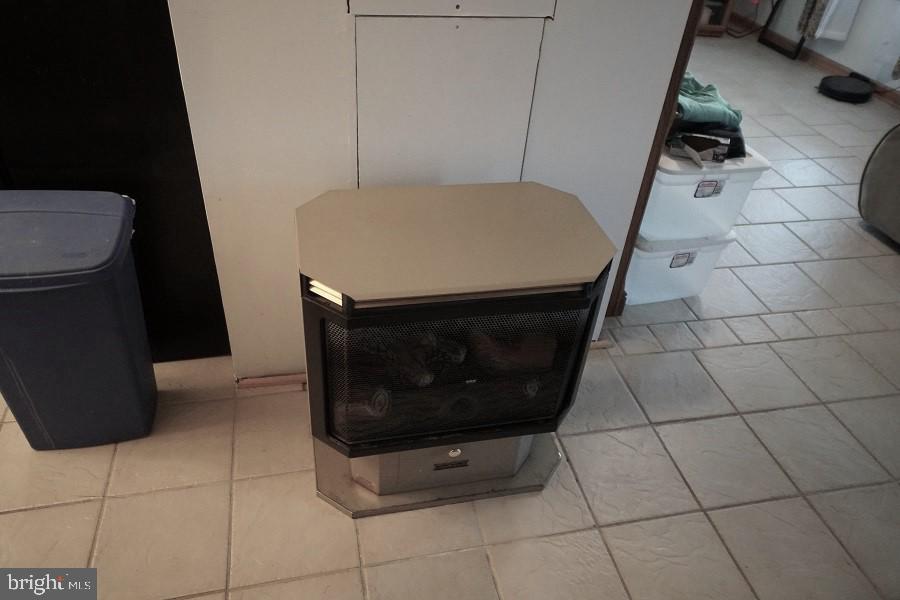 SHERWOOD FOREST/THORNY MEADOWS - Residential