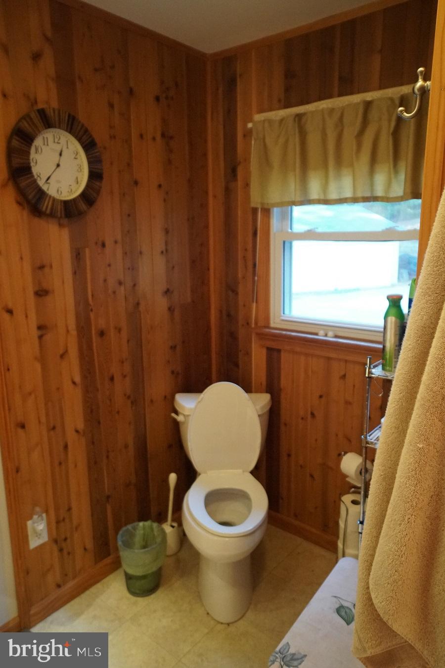 SHERWOOD FOREST/THORNY MEADOWS - Residential