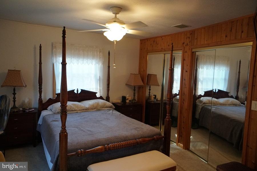 SHERWOOD FOREST/THORNY MEADOWS - Residential