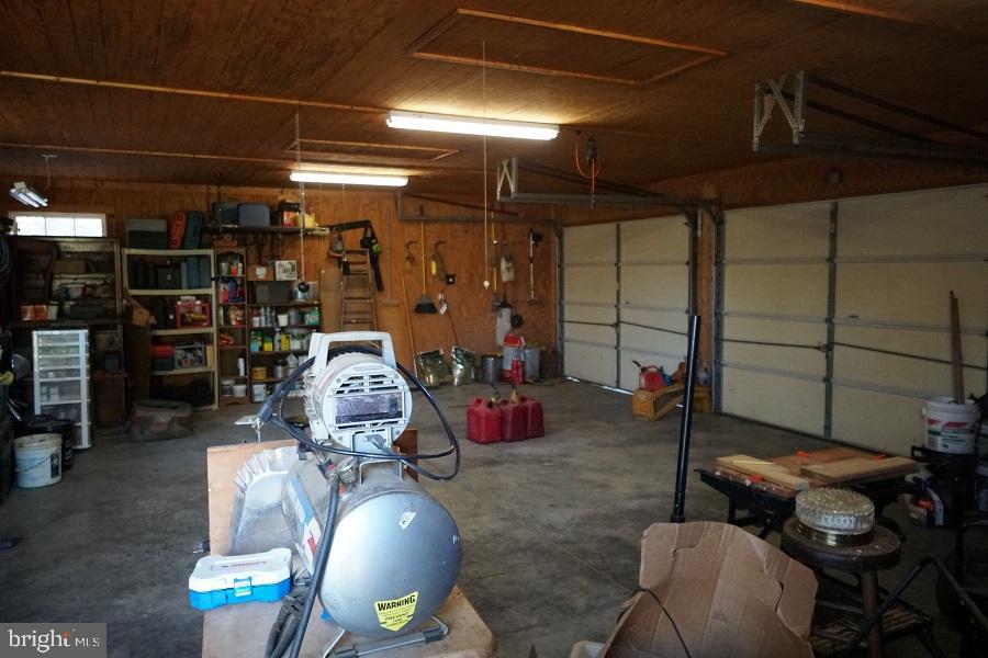 SHERWOOD FOREST/THORNY MEADOWS - Residential