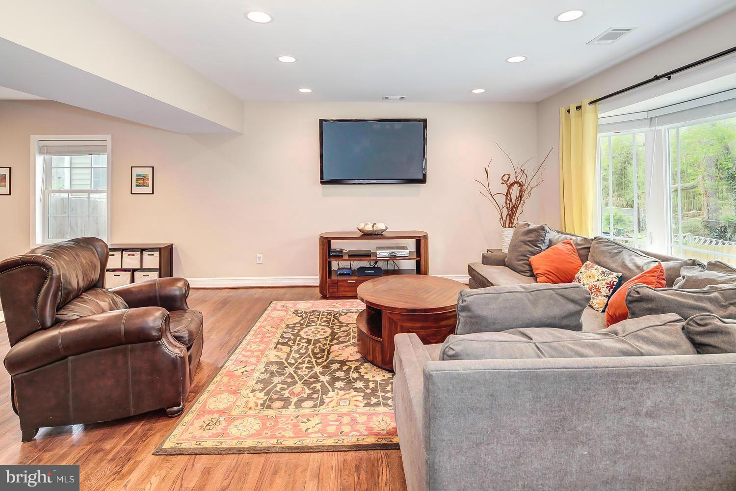 HILLWOOD - Residential