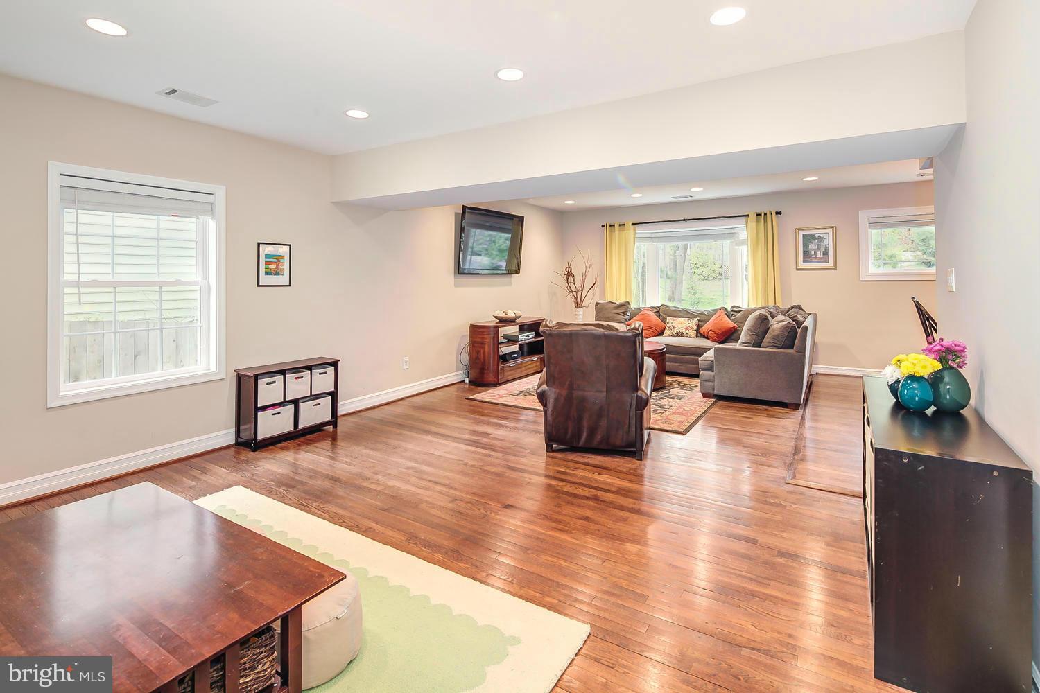 HILLWOOD - Residential