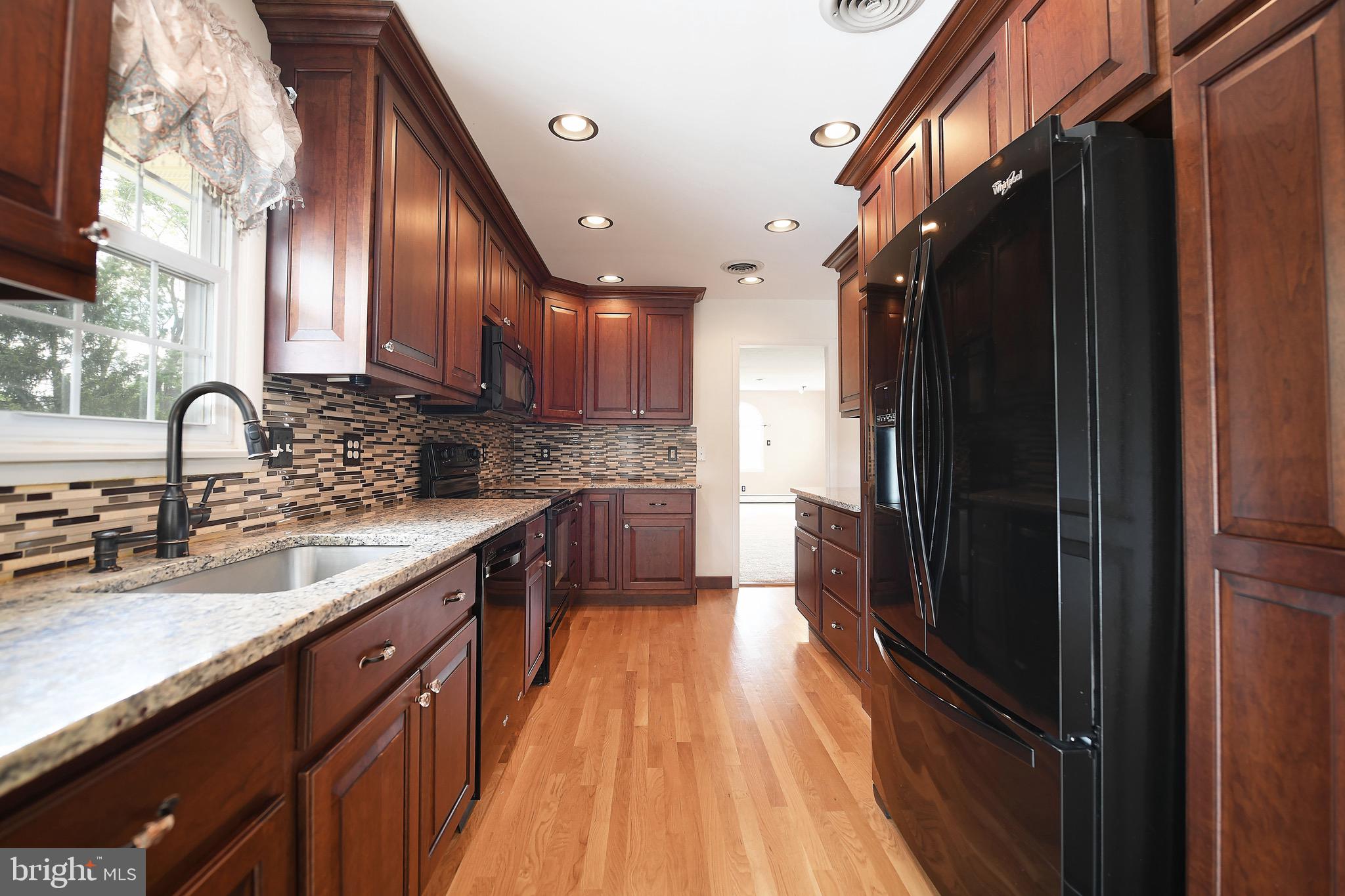 HIGH POINT MANOR - Residential