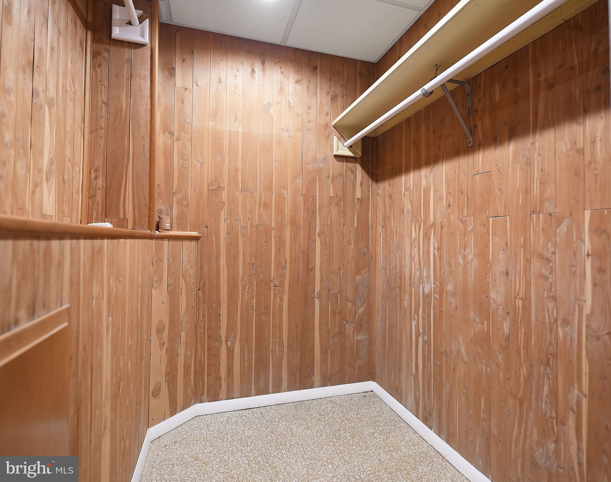 HIGH POINT MANOR - Residential