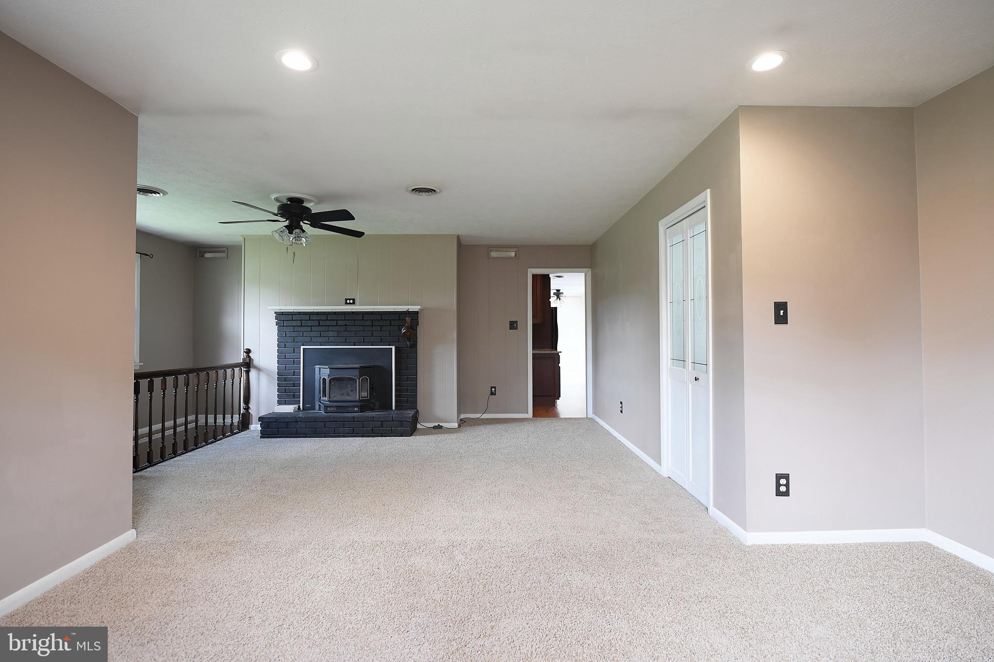 HIGH POINT MANOR - Residential