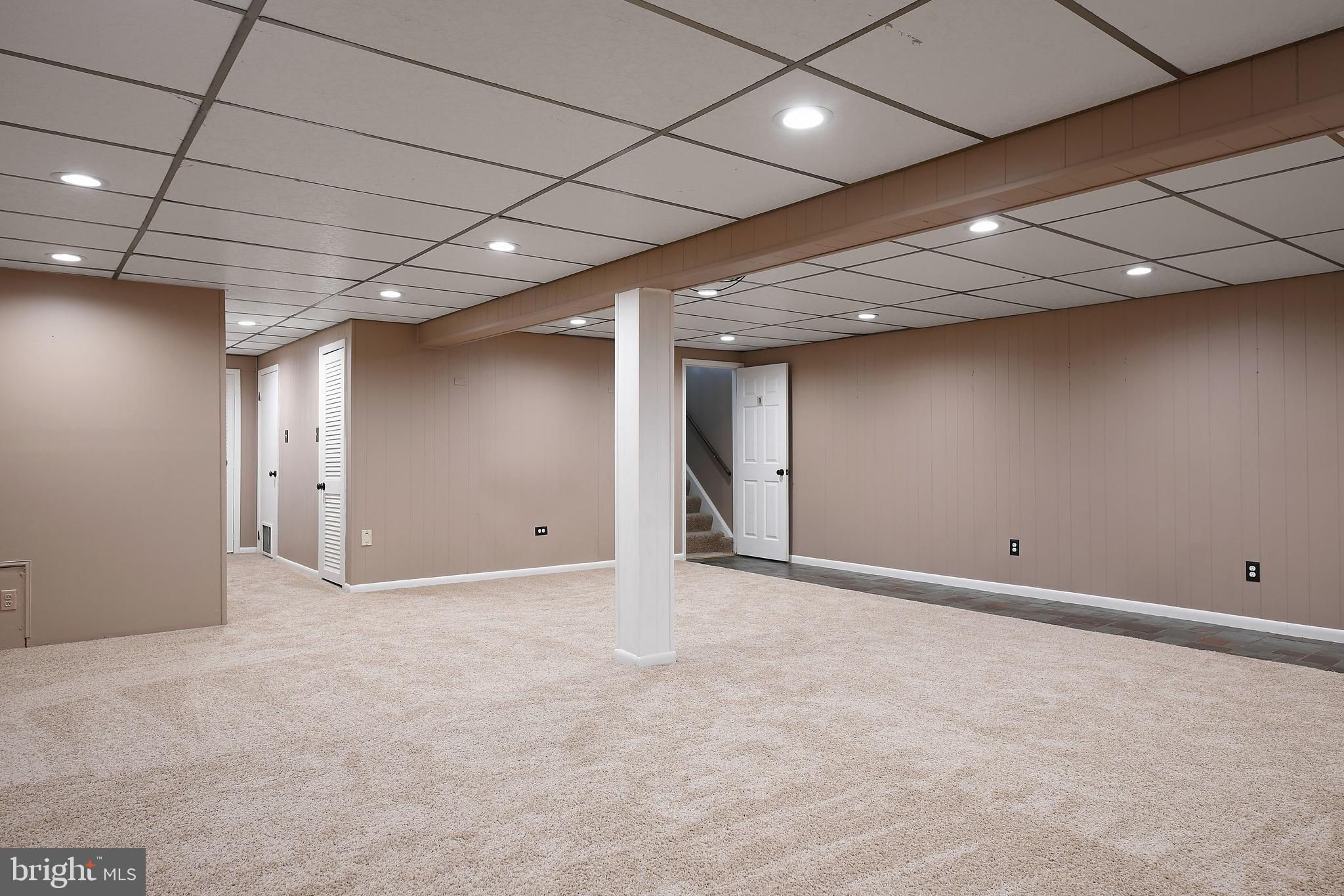 HIGH POINT MANOR - Residential