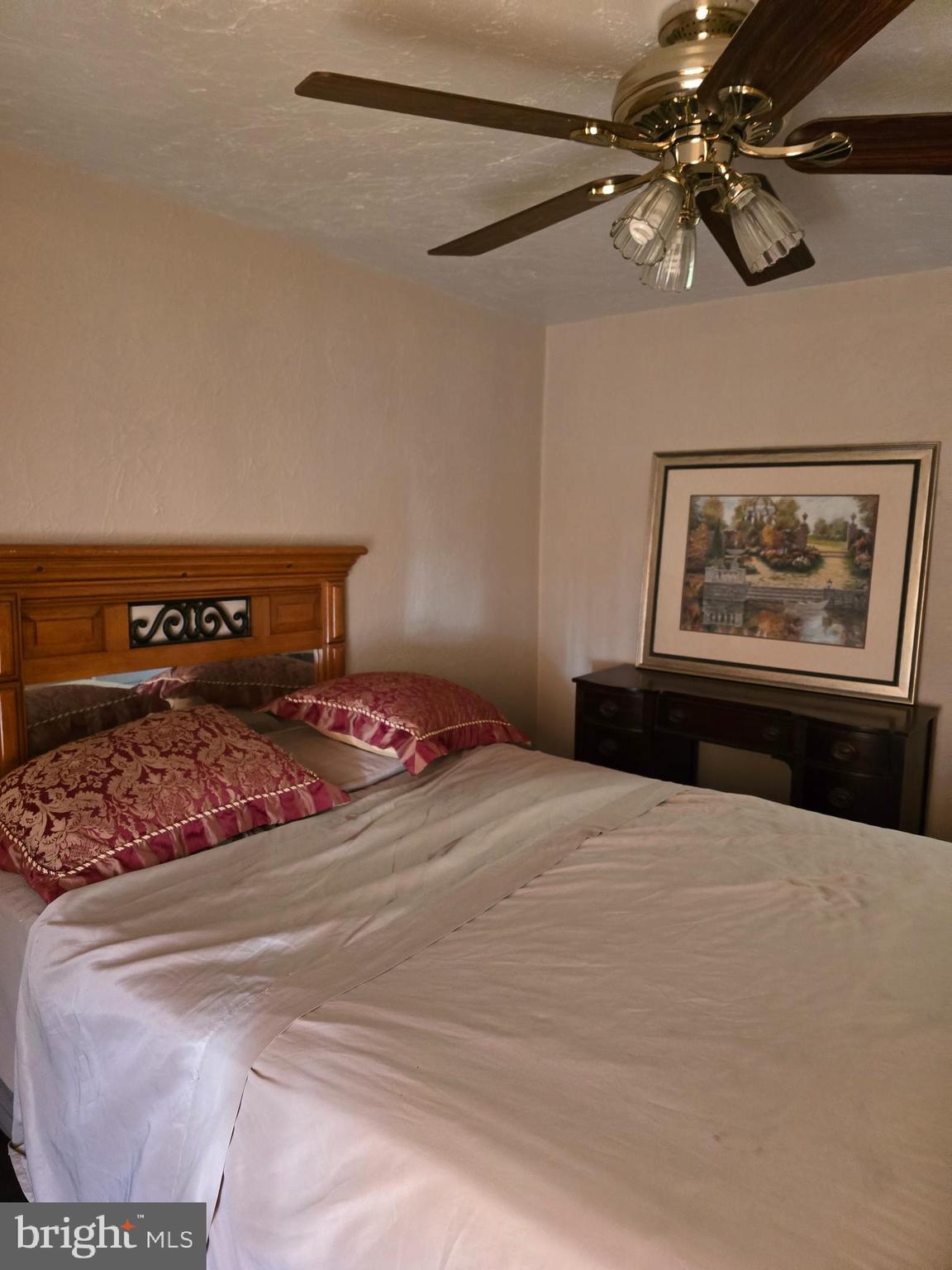 MOUNT CARMEL AREA - Residential