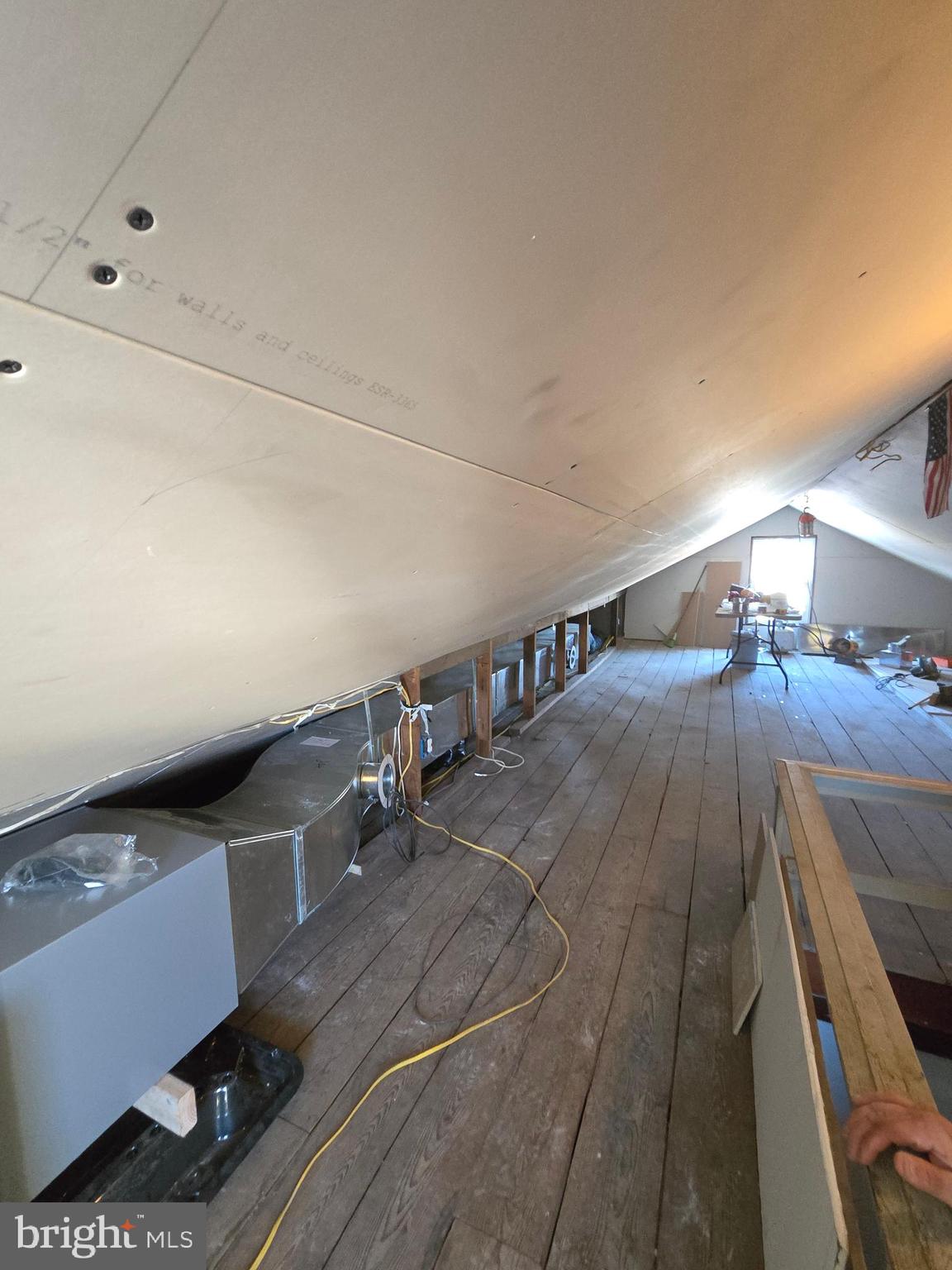 MOUNT CARMEL AREA - Residential