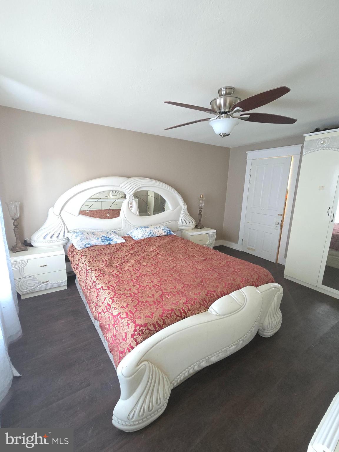 MOUNT CARMEL AREA - Residential