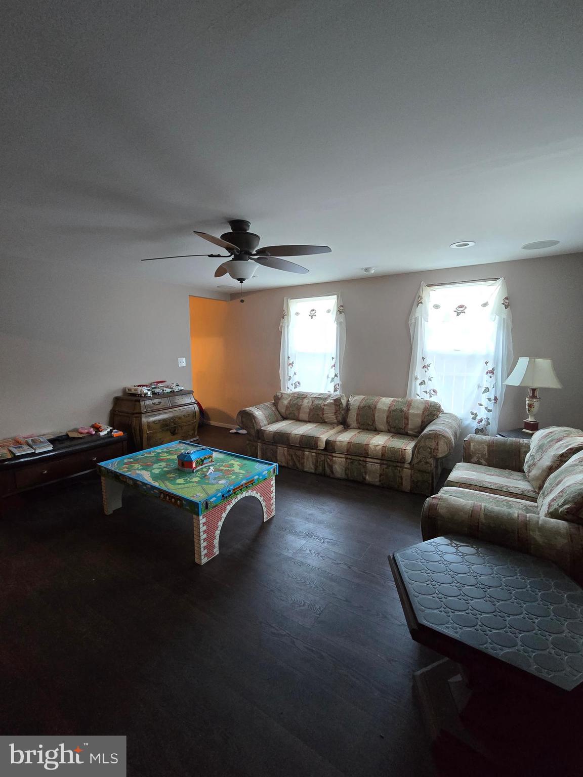 MOUNT CARMEL AREA - Residential