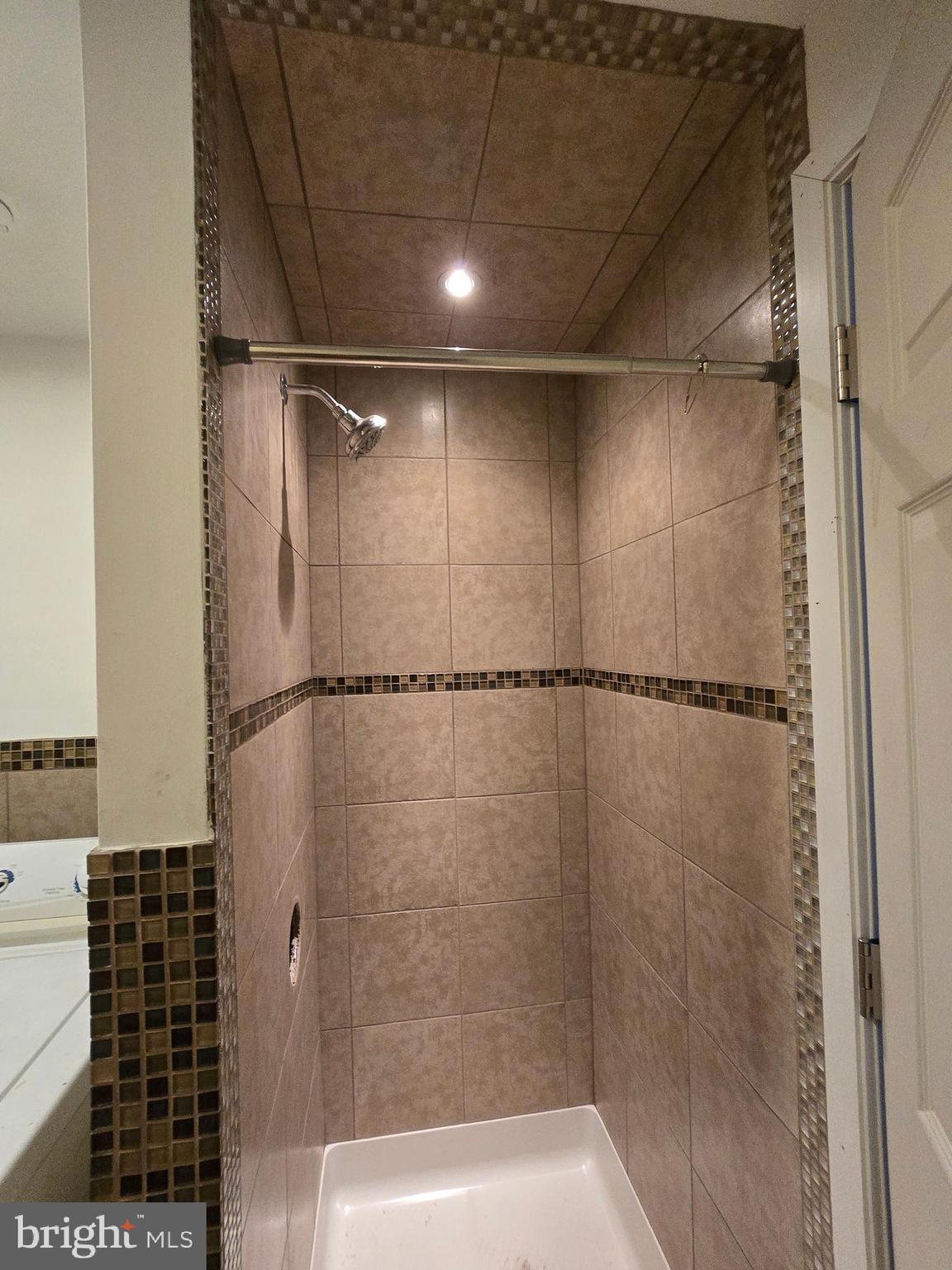 MOUNT CARMEL AREA - Residential