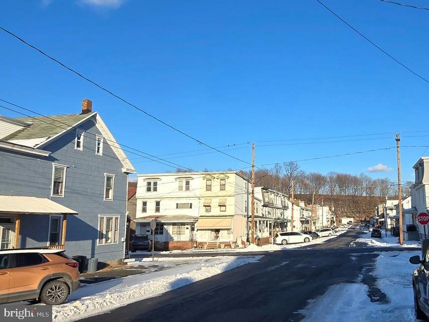 MOUNT CARMEL AREA - Residential