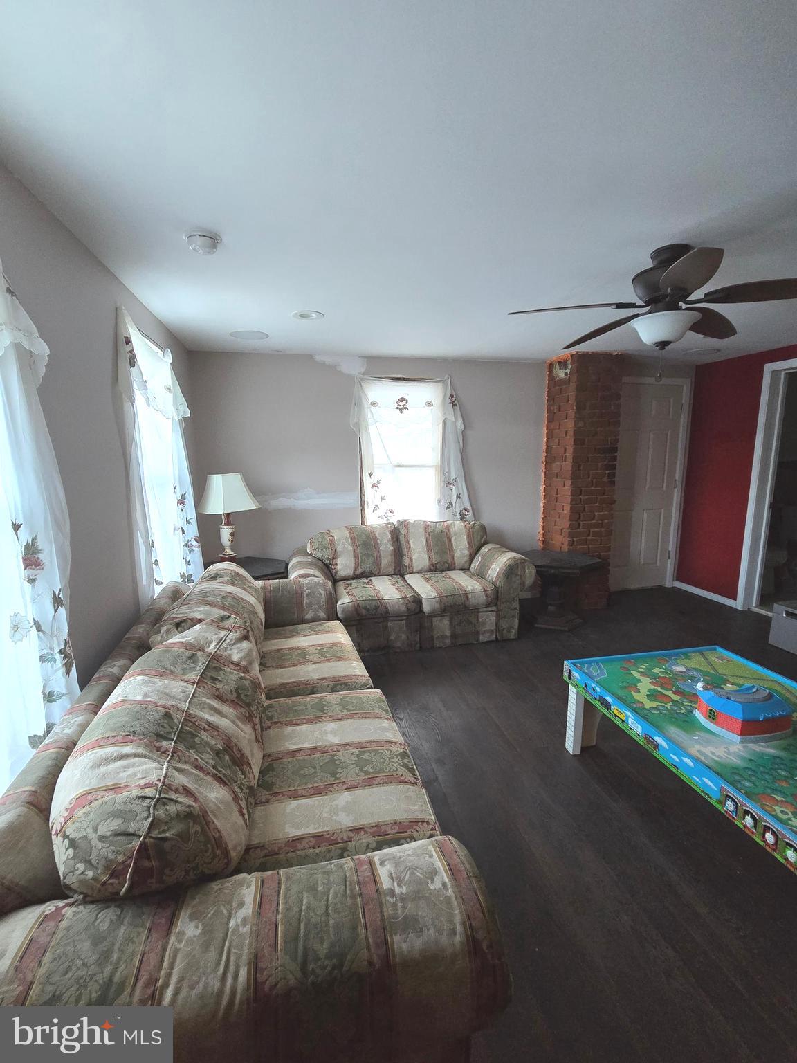 MOUNT CARMEL AREA - Residential