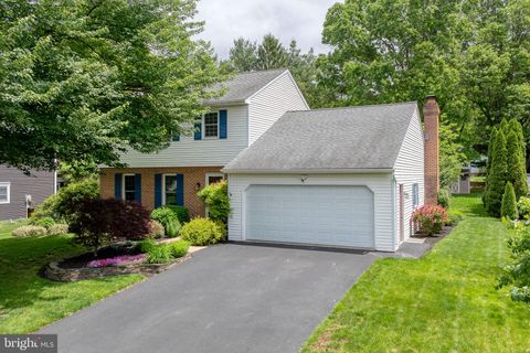 Photo of 981 Pinetree Way, LANCASTER, PA 17601 (MLS # PALA2070498)