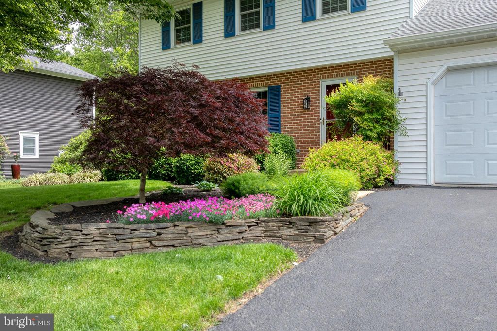 Photo of 981 Pinetree Way, LANCASTER, PA 17601 (MLS # PALA2070498)