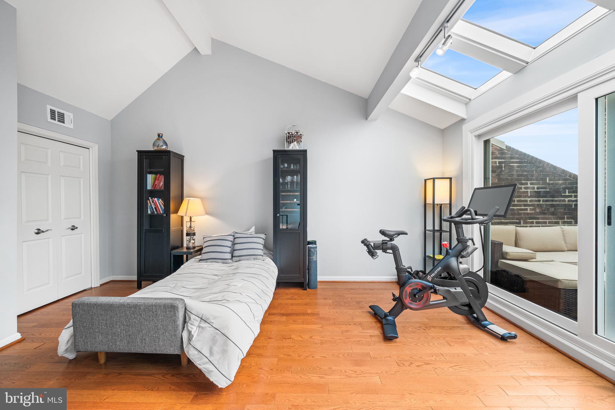 OLD BALLSTON TOWN - Residential