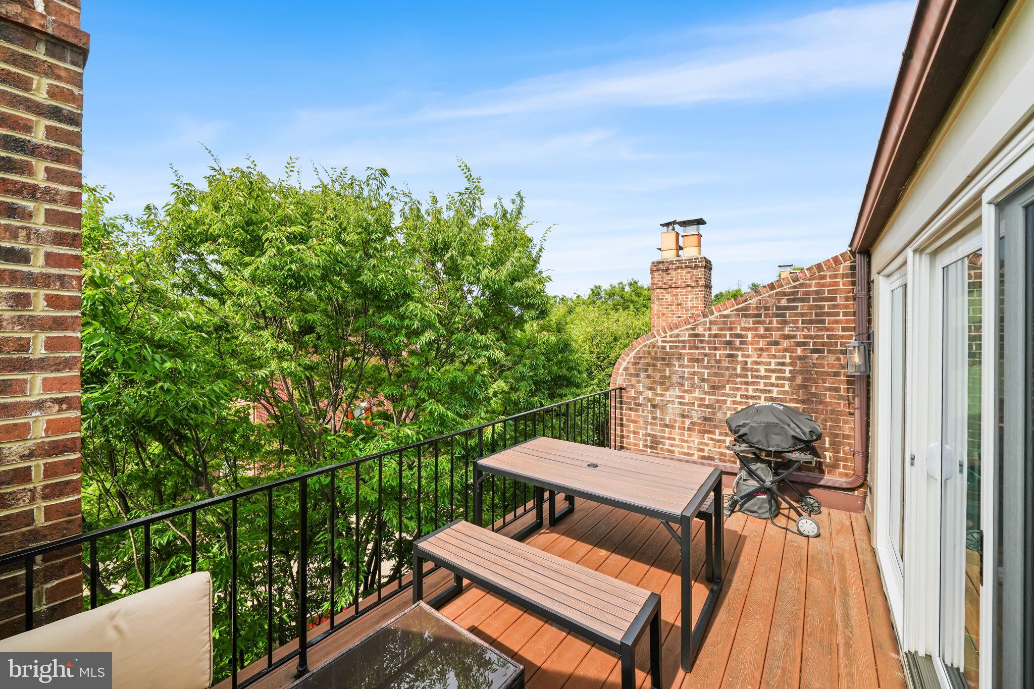 OLD BALLSTON TOWN - Residential