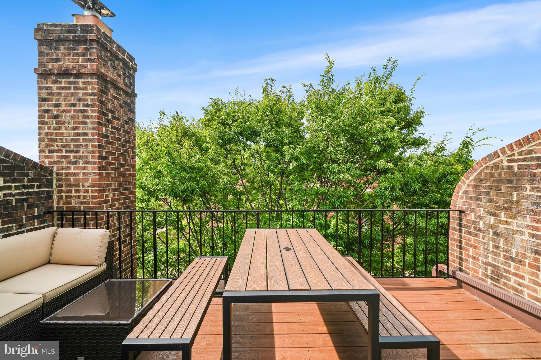 OLD BALLSTON TOWN - Residential