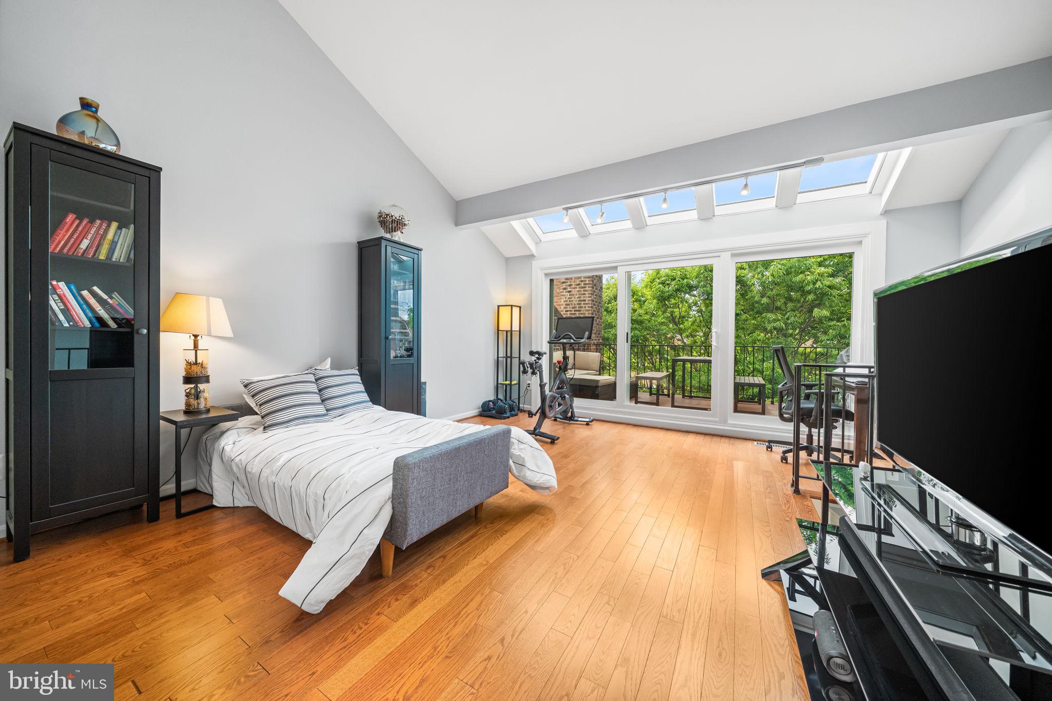 OLD BALLSTON TOWN - Residential